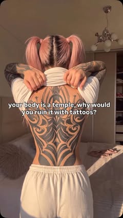 為了這個刺青受了這麼多痛……但我對它的成果超級愛 😍🖤✨
忍痛值嗎？你們覺得怎樣？