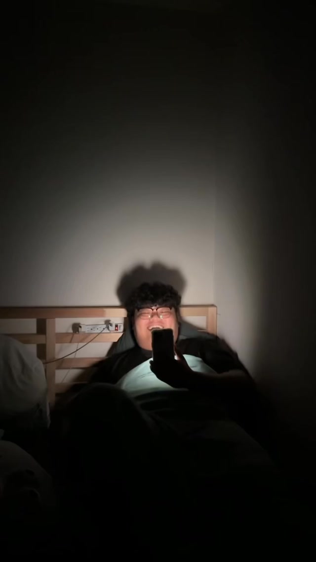 搞笑