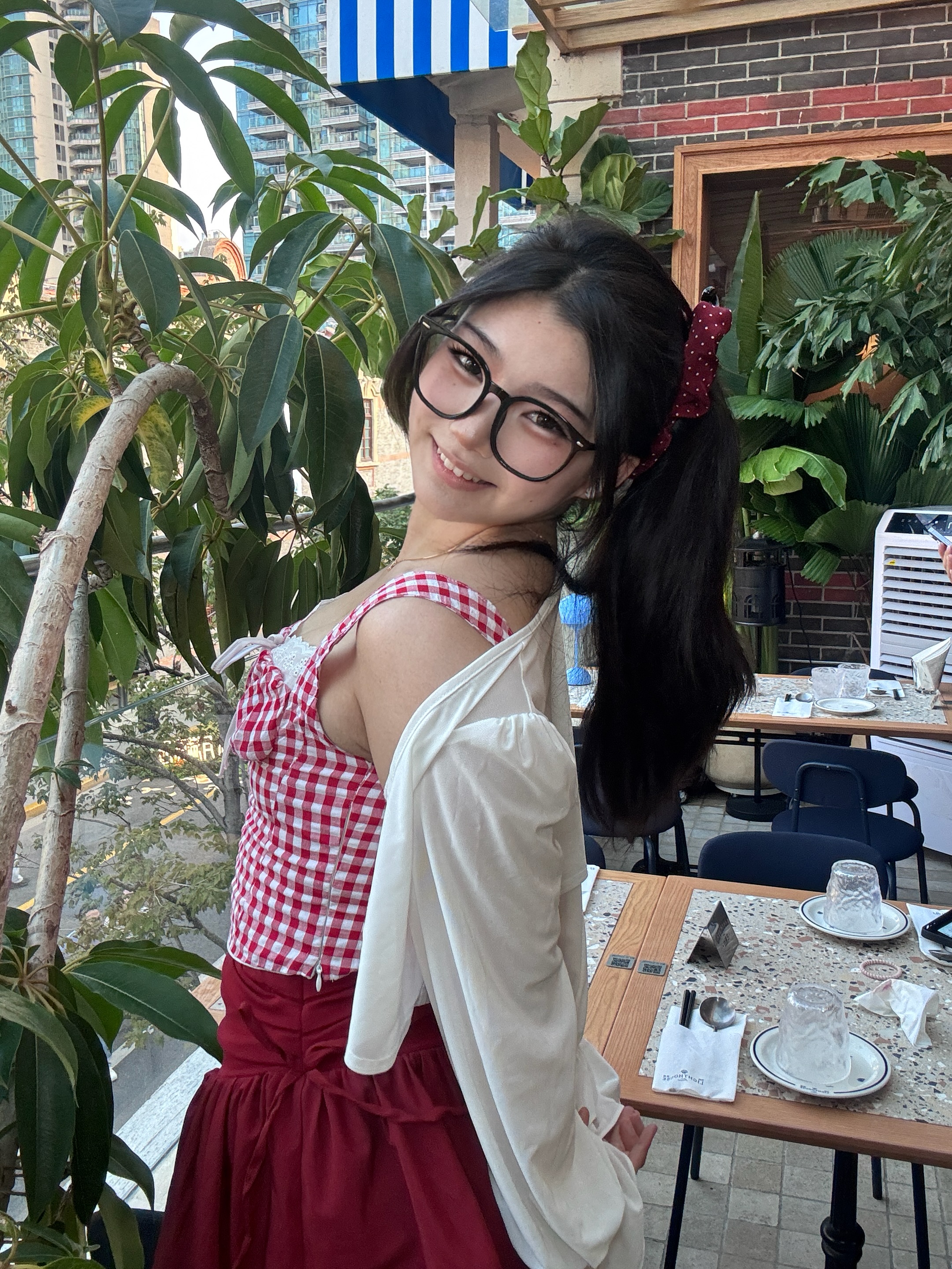 來跟我約個會吧！我們穿搭一樣的衣服好不好！