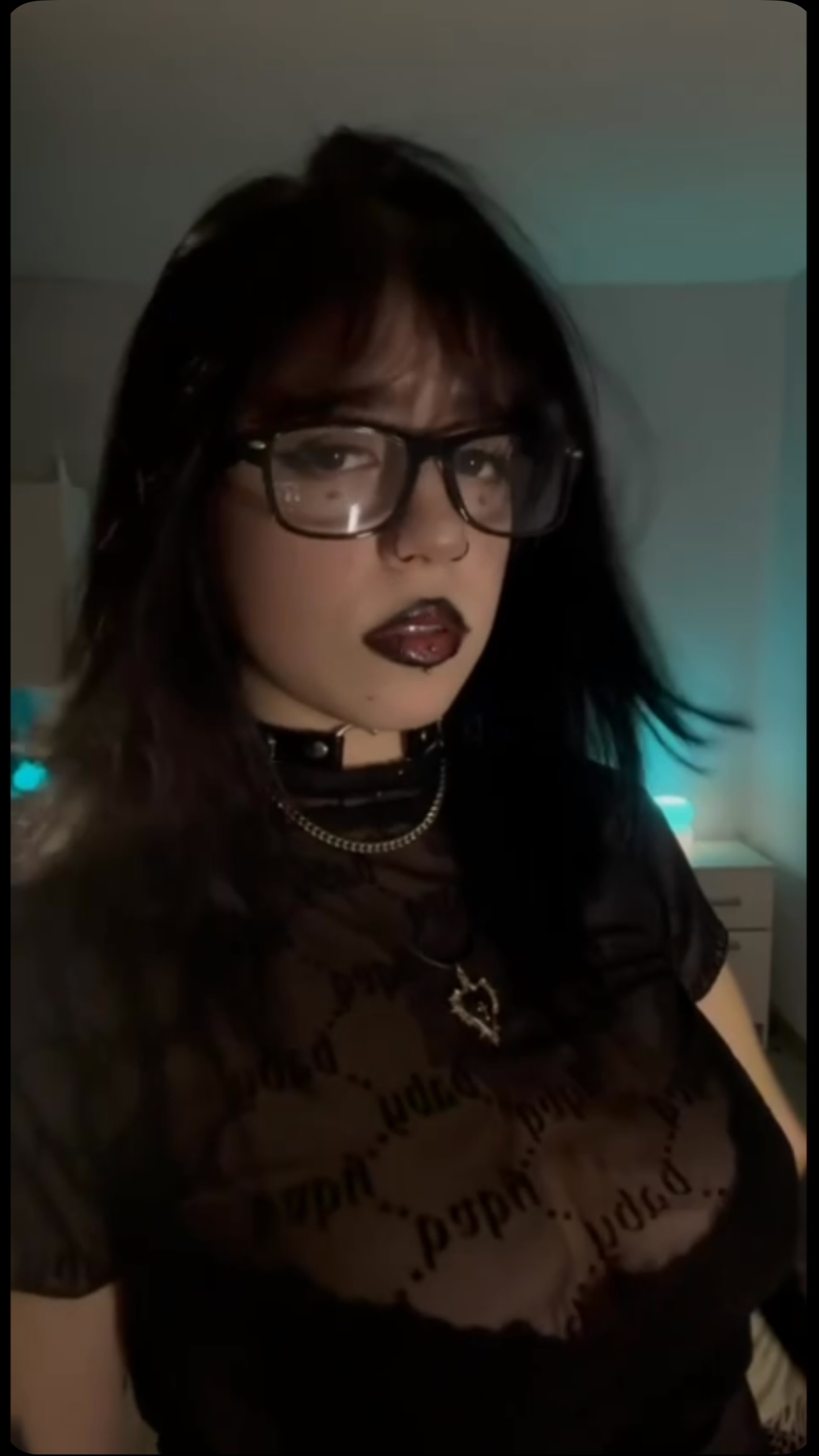 嗨 🕷️